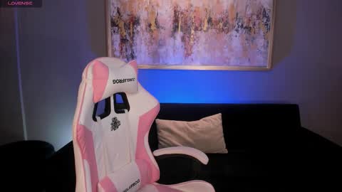 Samantha Klein online show from 11/22/25, 02:54