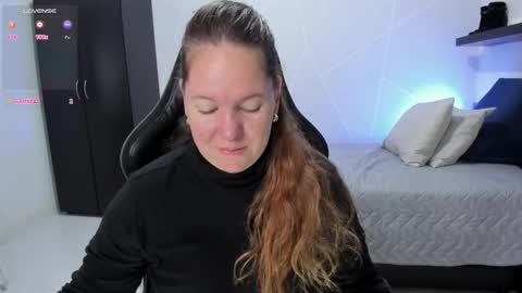 Snapshot of samanthaleon chatting on 10/27/25, 04:38 Samantha samy online show from 10/27/25, 04:38