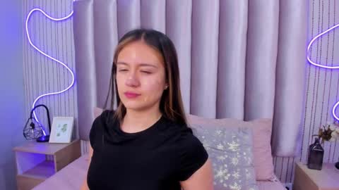 Alejandra  online show from 11/11/25, 11:43