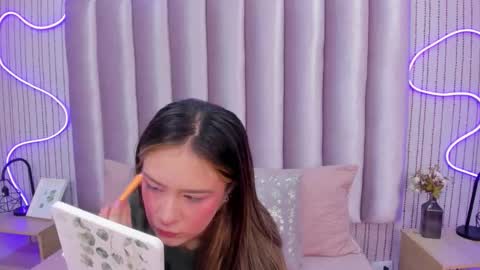 Alejandra  online show from 11/19/25, 11:43