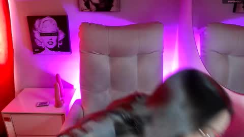 Samantha online show from 02/07/26, 01:59