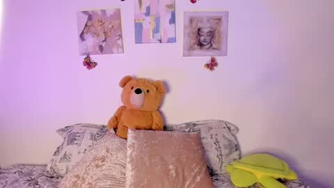 Snapshot of samara_jonnes_ chatting on 01/24/25, 10:08 Samara is my name a pleasure delighted that you are here leave your thumb up it is important to me online show from 01/24/25, 10:08