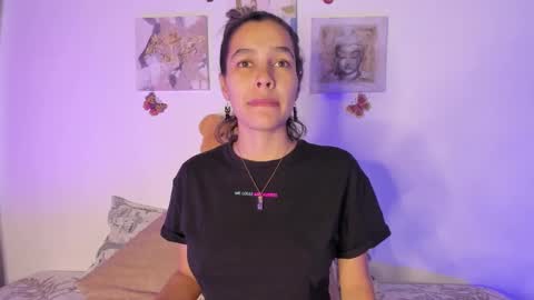 Snapshot of samara_jonnes_ chatting on 02/07/25, 10:20 Samara is my name a pleasure delighted that you are here leave your thumb up it is important to me online show from 02/07/25, 10:20