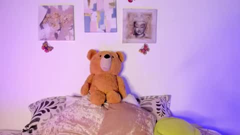 Snapshot of samara_jonnes_ chatting on 02/09/25, 09:06 Samara is my name a pleasure delighted that you are here leave your thumb up it is important to me online show from 02/09/25, 09:06