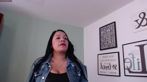 Snapshot of samara_novoa chatting on 02/20/25, 06:46 Any online show from 02/20/25, 06:46