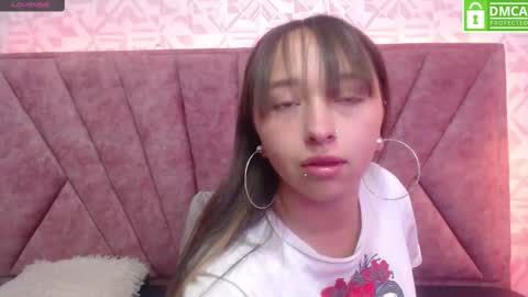 Snapshot of samara_purple chatting on 01/12/25, 12:01 Dafne online show from 01/12/25, 12:01