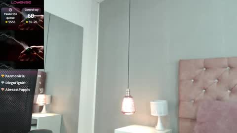 samaragrey18 online show from 01/30/25, 07:39