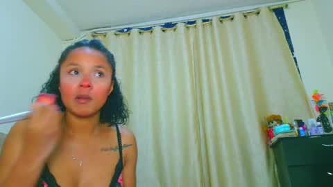 Snapshot of samary_thomas chatting on 05/07/26, 11:21 samary thomas online show from 05/07/26, 11:21