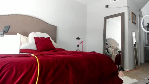 Yaya online show from 09/28/25, 06:57