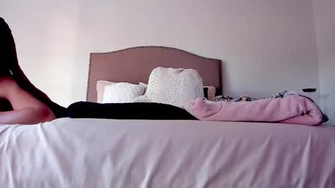 Yaya online show from 10/20/25, 10:54