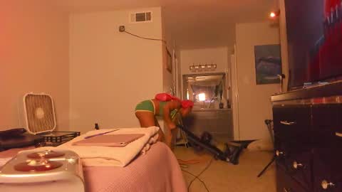 Yaya online show from 03/12/26, 01:23