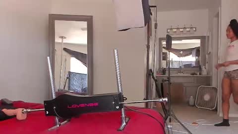 Yaya online show from 03/25/26, 07:09