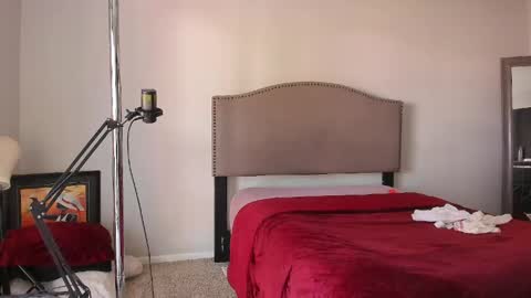 Yaya online show from 04/08/26, 10:10