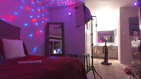 Yaya online show from 04/21/26, 08:09