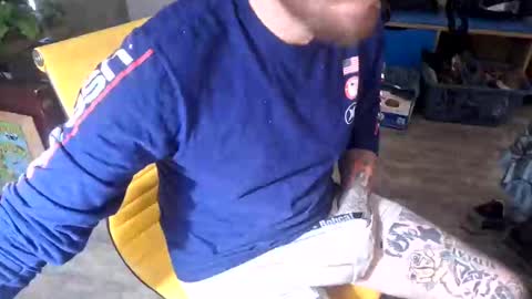 Snapshot of samboiamtho chatting on 01/02/25, 02:02 samboiamtho online show from 01/02/25, 02:02