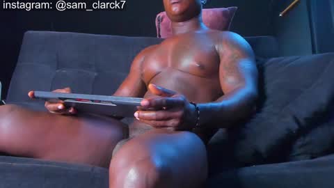 Snapshot of samclarck chatting on 01/19/25, 02:28 SAM online show from 01/19/25, 02:28