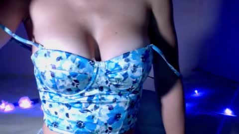 Snapshot of samdemia chatting on 10/05/25, 02:21 Sam Demia online show from 10/05/25, 02:21