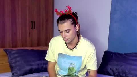 Snapshot of samgorgeous chatting on 01/04/25, 04:00 Fansly - Top4fans online show from 01/04/25, 04:00