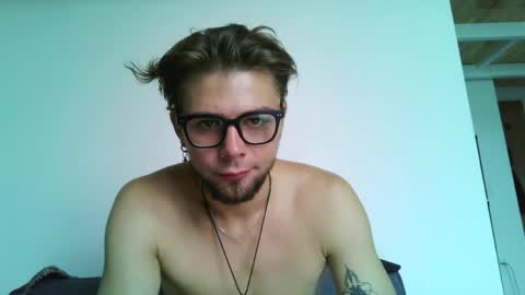 Snapshot of samgorgeous chatting on 04/10/26, 05:01 Fansly - Top4fans online show from 04/10/26, 05:01