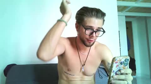 Snapshot of samgorgeous chatting on 04/14/26, 07:14 Fansly - Top4fans online show from 04/14/26, 07:14