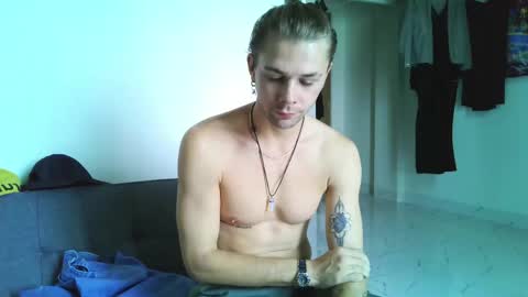 Snapshot of samgorgeous chatting on 05/07/26, 05:35 Fansly - Top4fans online show from 05/07/26, 05:35