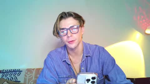 Snapshot of samgorgeous chatting on 05/11/26, 02:45 Fansly - Top4fans online show from 05/11/26, 02:45