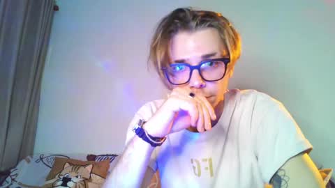 Snapshot of samgorgeous chatting on 05/15/26, 01:51 Fansly - Top4fans online show from 05/15/26, 01:51