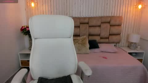 Snapshot of sami_eva chatting on 03/12/25, 10:59 Samanta online show from 03/12/25, 10:59