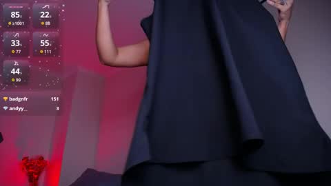 Samantha Santacoloma online show from 04/15/26, 10:32