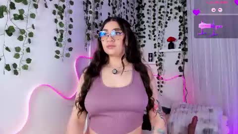 Snapshot of samii_evans chatting on 07/04/26, 04:07 samii evans online show from 07/04/26, 04:07