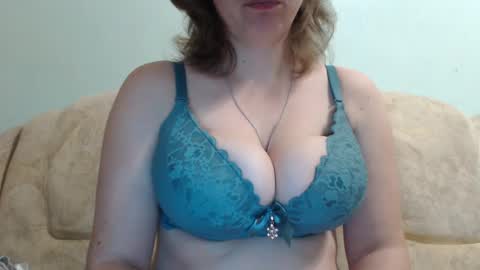 Snapshot of samiliya chatting on 12/14/24, 07:14 samiliya online show from 12/14/24, 07:14