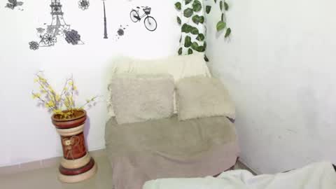 Snapshot of samira_lennox chatting on 01/23/25, 04:19 SAMIRA online show from 01/23/25, 04:19