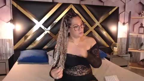 Snapshot of samira_lennox chatting on 06/17/26, 07:26 SAMIRA online show from 06/17/26, 07:26