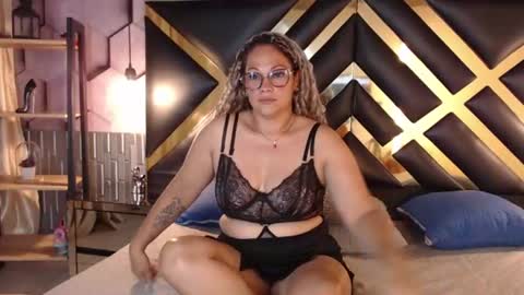 Snapshot of samira_lennox chatting on 06/24/26, 10:53 SAMIRA online show from 06/24/26, 10:53