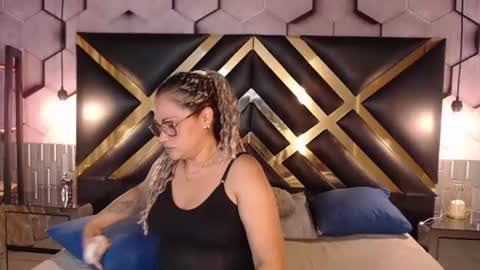 Snapshot of samira_lennox chatting on 06/29/26, 08:20 SAMIRA online show from 06/29/26, 08:20