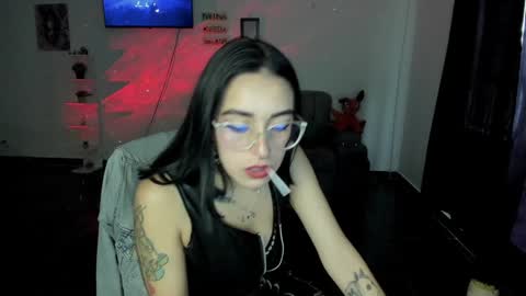 Snapshot of samismith77 chatting on 01/19/25, 09:23 SARA online show from 01/19/25, 09:23