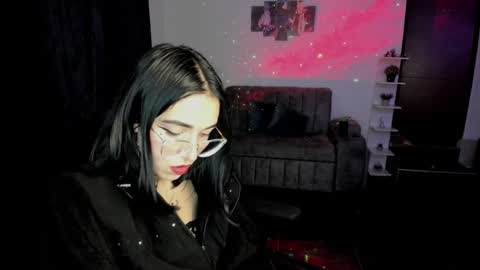 Snapshot of samismith77 chatting on 02/08/25, 04:57 SARA online show from 02/08/25, 04:57