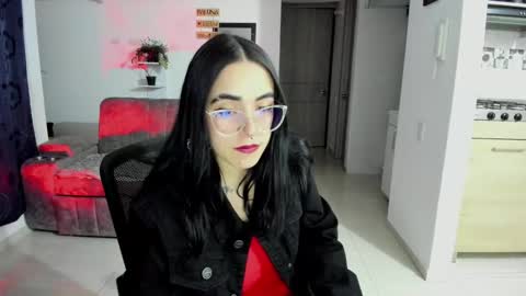 Snapshot of samismith77 chatting on 09/09/25, 11:59 SARA online show from 09/09/25, 11:59