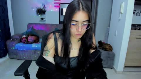 Snapshot of samismith77 chatting on 05/05/26, 04:09 SARA online show from 05/05/26, 04:09