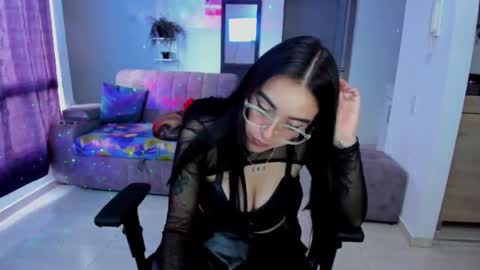 Snapshot of samismith77 chatting on 07/14/26, 10:26 SARA online show from 07/14/26, 10:26