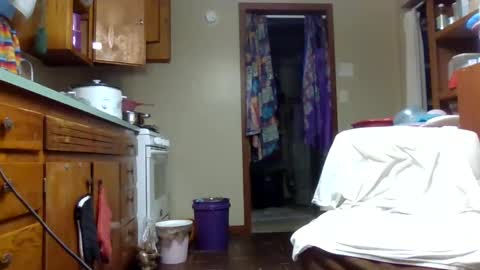 Snapshot of sammiejean85 chatting on 12/17/24, 05:47 SammieJean online show from 12/17/24, 05:47