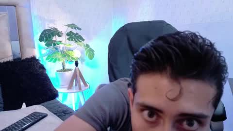 Snapshot of sammy_and_ithan chatting on 05/16/26, 11:31 Sammy and Ithan online show from 05/16/26, 11:31