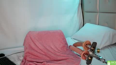 sammy_liz2 online show from 03/04/25, 02:53