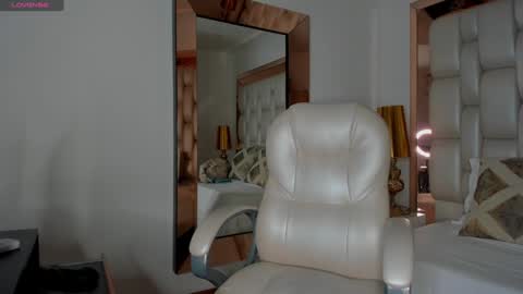Snapshot of sammy_rios chatting on 12/17/24, 10:32 Sammy online show from 12/17/24, 10:32