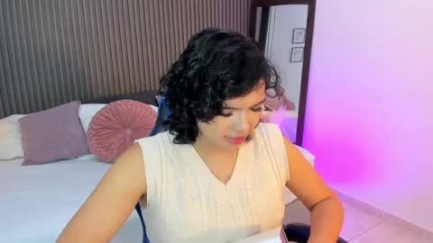 Snapshot of sammybrunette1 chatting on 05/26/26, 01:34 Axel online show from 05/26/26, 01:34