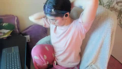   online show from 11/04/25, 06:23