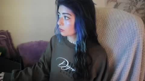   online show from 12/14/25, 10:03