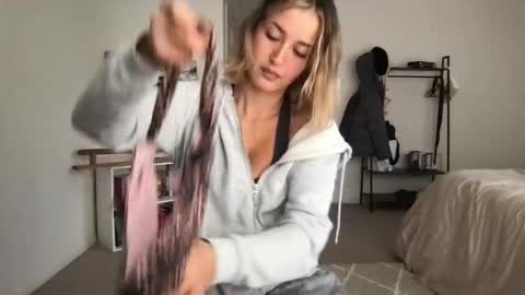 Snapshot of sammyygirlxx chatting on 05/12/26, 01:36 Sammy online show from 05/12/26, 01:36