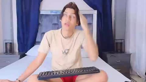 Samuel Sincee online show from 01/21/25, 03:15