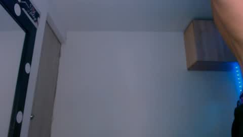 Snapshot of samuel_suarez chatting on 12/20/24, 02:19 online show from 12/20/24, 02:19